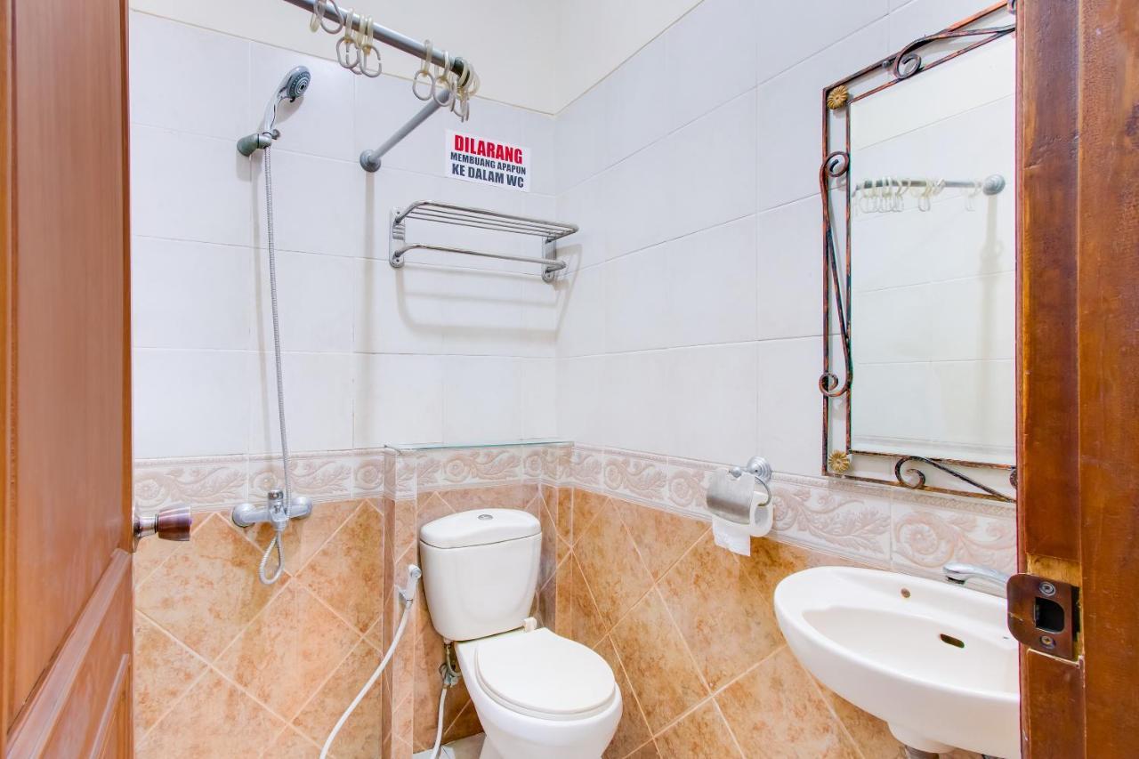 Oyo 3217 The Ts Homestay Malang Dış mekan fotoğraf